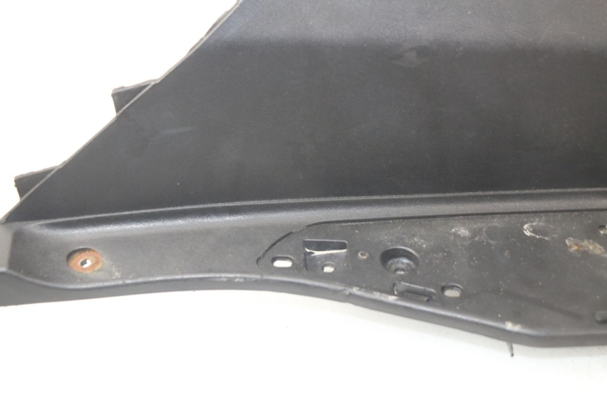 photo de FOOTREST JONWAY AZTRAL 125 (2008 - 2017) - Surface and material condition