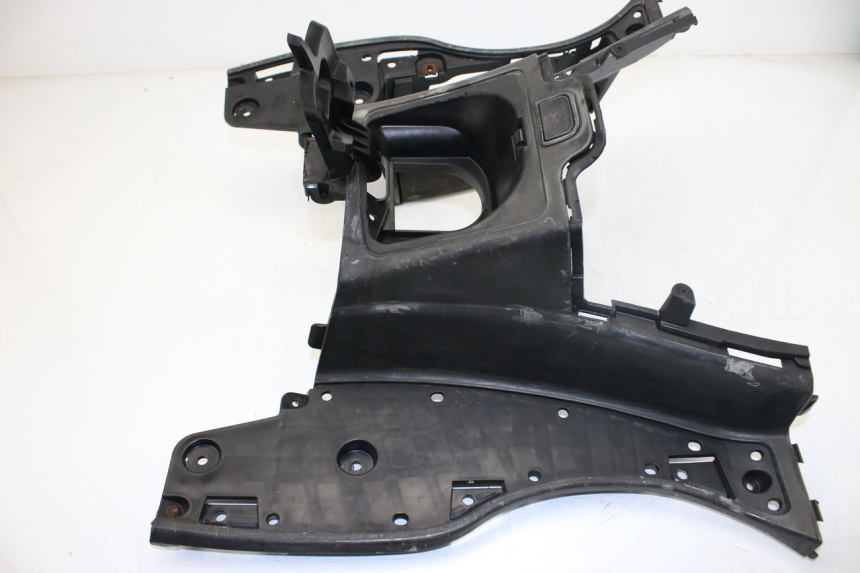 photo de FOOTREST SUZUKI BURGMAN 125 (2007 - 2014) - Zoom on usage condition