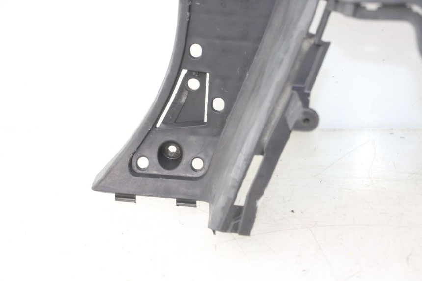 photo de FOOTREST SUZUKI BURGMAN 125 (2007 - 2014) - Detailed visual inspection