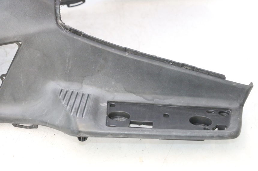 photo de FLOOR PANEL SUZUKI BURGMAN EXECUTIVE ABS 650 (2006 - 2012) - Surface and material condition