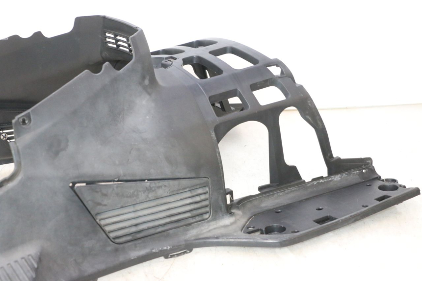 photo de FLOOR PANEL SUZUKI BURGMAN EXECUTIVE ABS 650 (2006 - 2012) - Additional view of the item