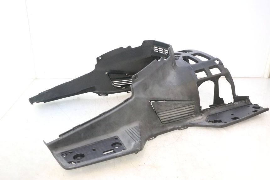 photo de FLOOR PANEL SUZUKI BURGMAN EXECUTIVE ABS 650 (2006 - 2012) - Distinctive features