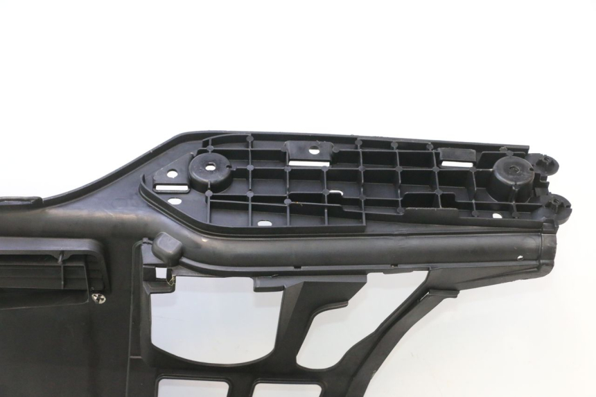 photo de FLOOR PANEL SUZUKI BURGMAN EXECUTIVE ABS 650 (2006 - 2012) - Detailed visual inspection