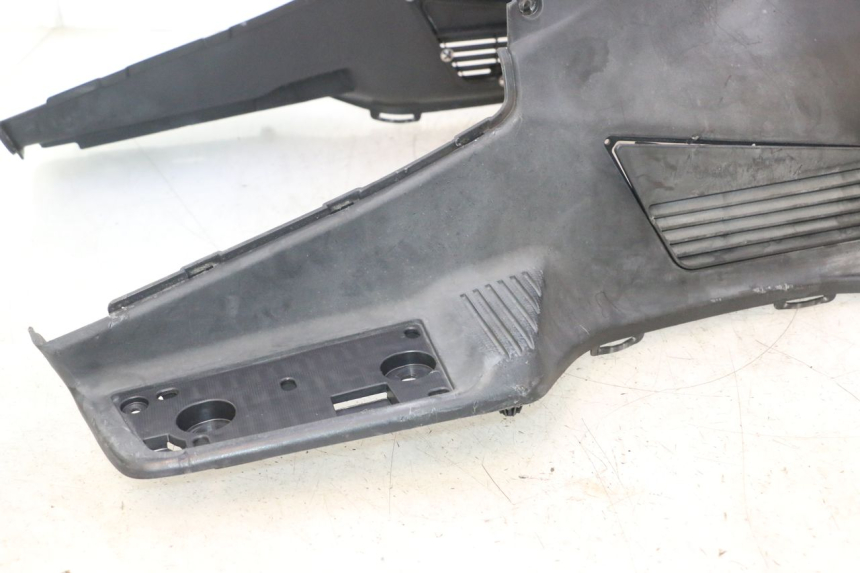 photo de FLOOR PANEL SUZUKI BURGMAN EXECUTIVE ABS 650 (2006 - 2012) - Markings and original references