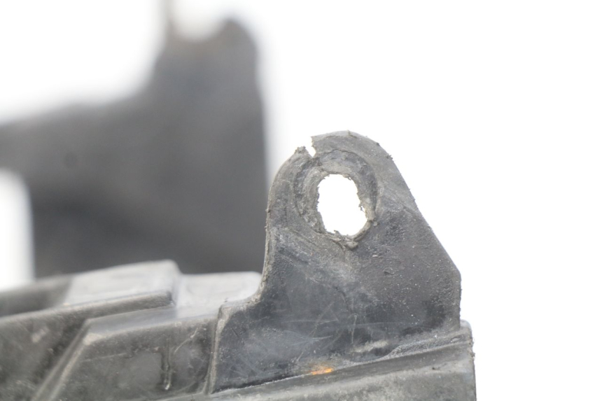 photo de FOOTREST YAMAHA BW'S 50 (1999 - 2003) - Fixing points details