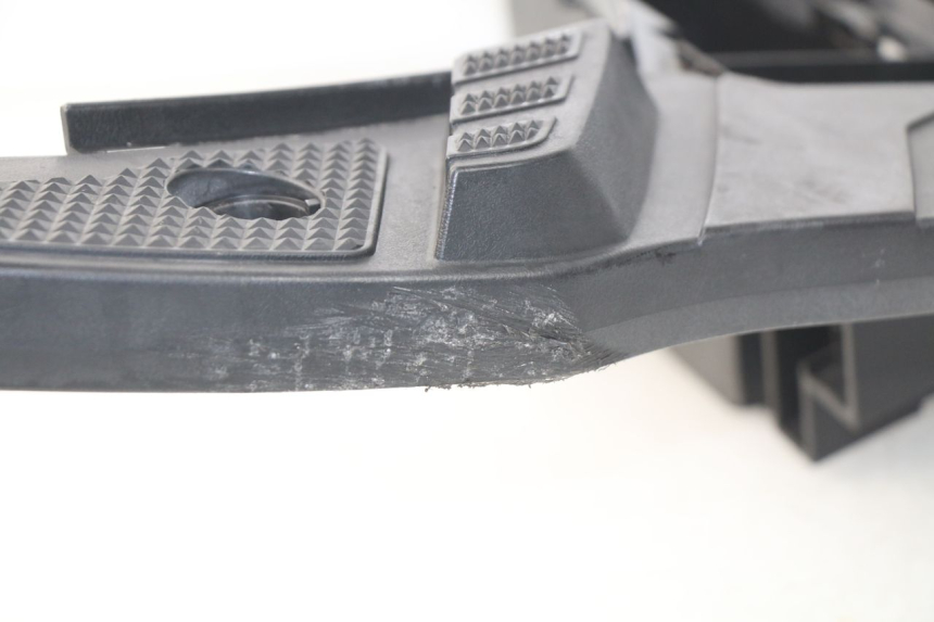 photo de FOOTREST YAMAHA BW'S BWS 125 (2010 - 2013) - Zoom on usage condition