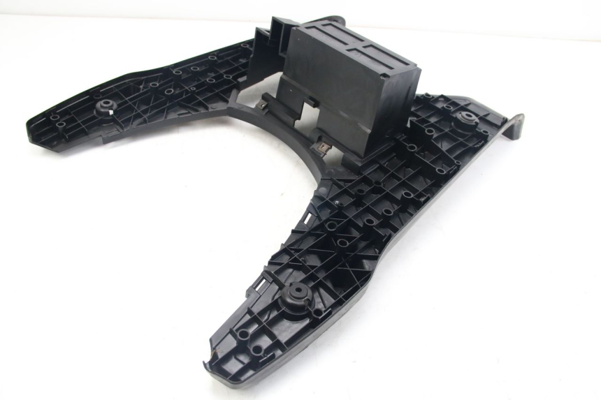 photo de FOOTREST YAMAHA BW'S BWS 125 (2010 - 2013) - Detailed visual inspection