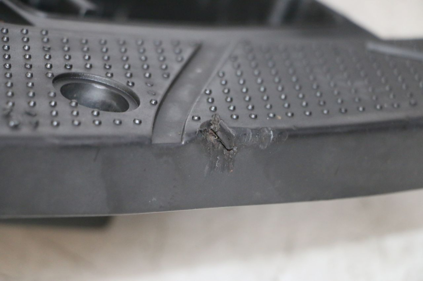 photo de FOOTREST SYM CROX 4T 50 (2016 - 2023) - Zoom on usage condition