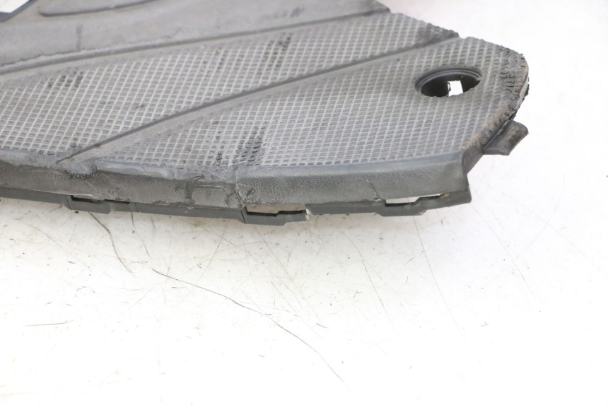 photo de FOOTREST YAMAHA CYGNUS X INJECTION 125 (2007 - 2013) - Surface and material condition