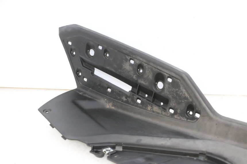 photo de RIGHT FLOOR PANEL QUADRO 4 4D 350 (2015 - 2018) - Fixing points details