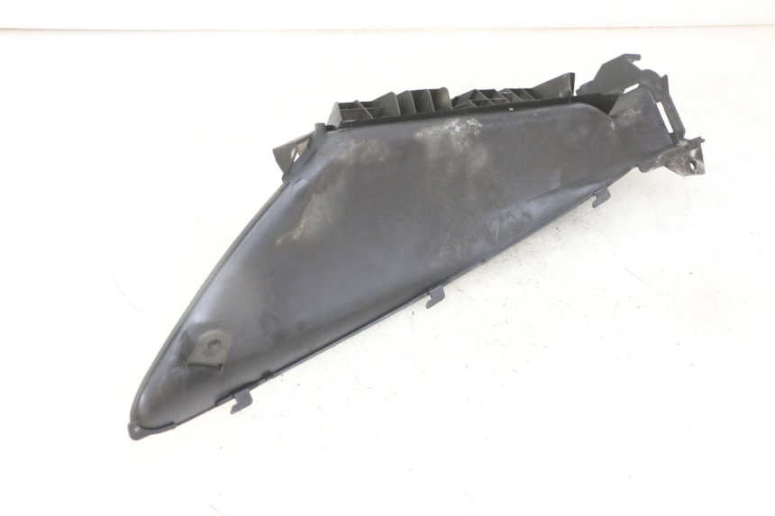 photo de RIGHT FOOTREST SUZUKI BURGMAN 125 (2007 - 2014) - Zoom on usage condition