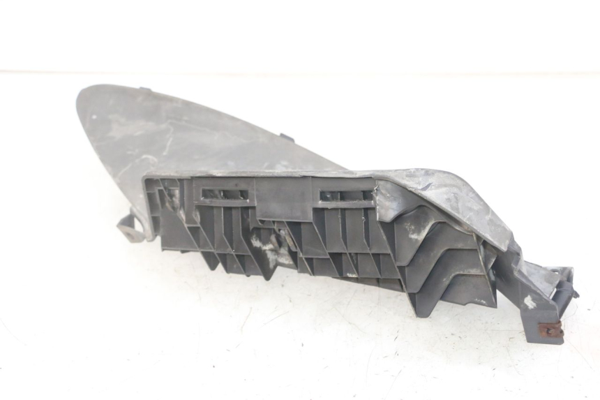 photo de RIGHT FOOTREST SUZUKI BURGMAN 125 (2007 - 2014) - Alternative perspective