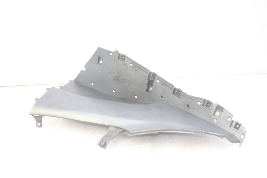 photo de RIGHT FOOTREST BMW C1 125 (2000 - 2003) - Fixing points details