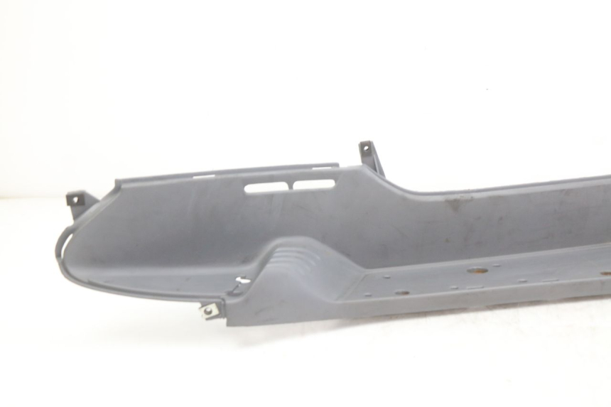 photo de RIGHT FOOTREST HONDA FES PANTHEON 2T 125 (1998 - 2002) - Fixing points details