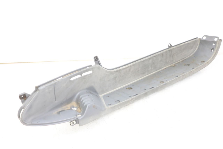 photo de RIGHT FOOTREST HONDA FES PANTHEON 2T 125 (1998 - 2002) - Fixing points details