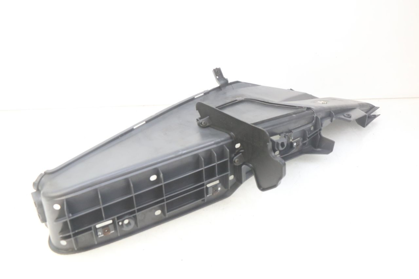 photo de RIGHT FOOTREST HONDA FES PANTHEON 125 (2003 - 2007) - Zoom on usage condition