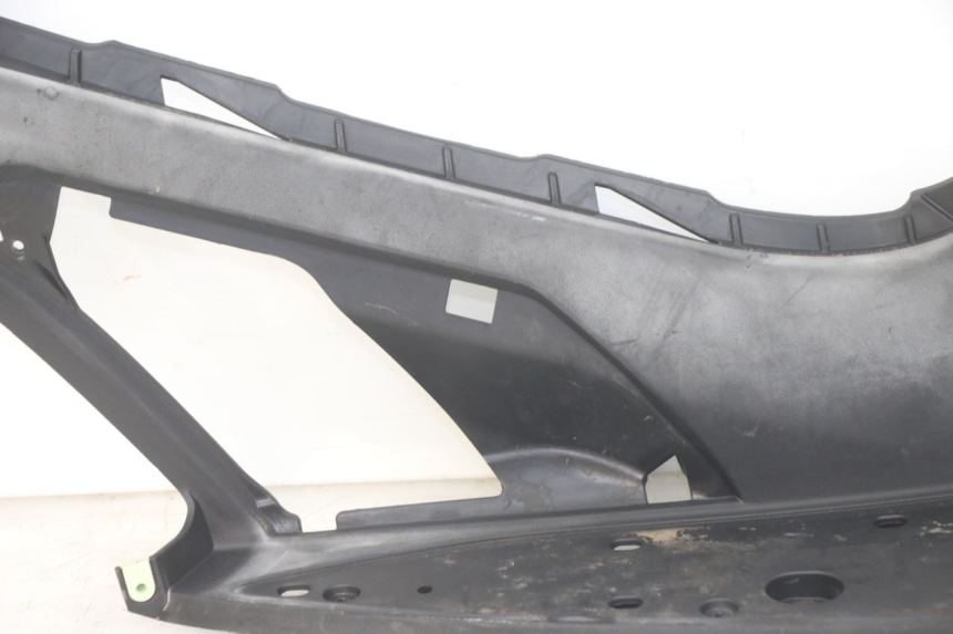 photo de RIGHT FLOOR PANEL PEUGEOT GEOPOLIS RS 125 (2007 - 2009) - Fixing points details