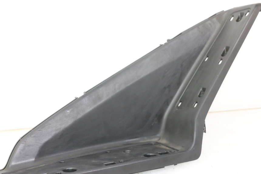 photo de RIGHT FOOTREST KYMCO X-TOWN XTOWN 125 (2016 - 2021) - Fixing points details