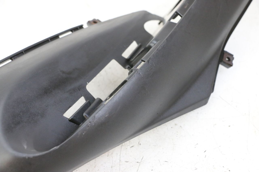 photo de RIGHT FLOOR PANEL MBK OVETTO ONE 2T 50 (2013 - 2017) - Surface and material condition