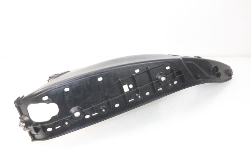 photo de RIGHT FLOOR PANEL PIAGGIO MP3 HPE 500 (2019 - 2022) - Zoom on usage condition