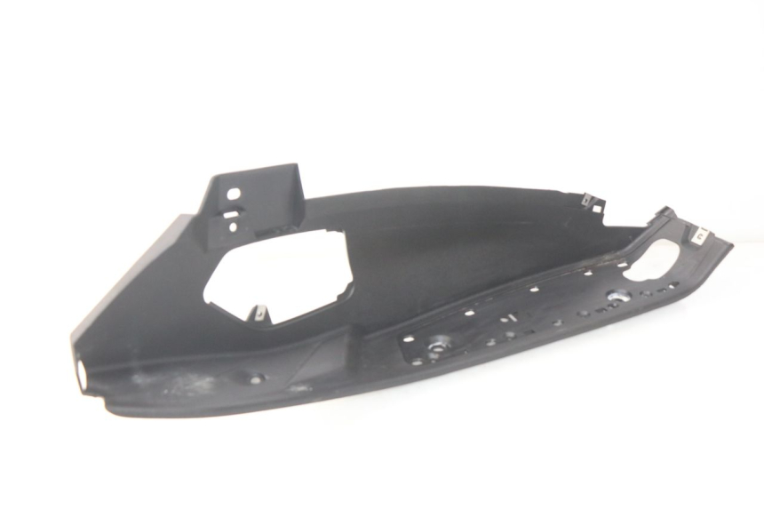 photo de RIGHT FLOOR PANEL PIAGGIO MP3 HPE 500 (2019 - 2022) - Product overview