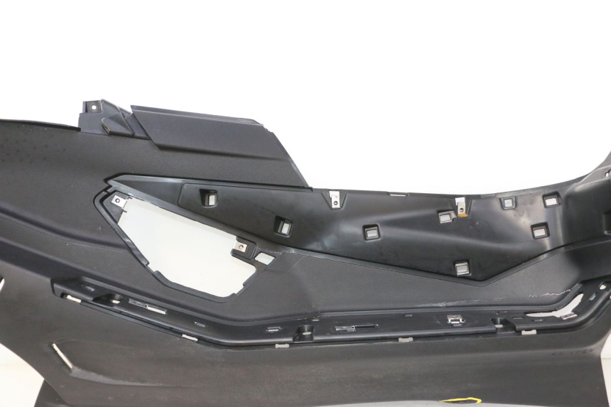 photo de RIGHT FLOOR PANEL PIAGGIO MP3 HPE 530 (2022 - 2026) - Supplementary product photo