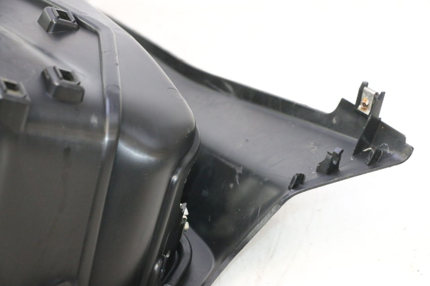 photo de RIGHT FLOOR PANEL PIAGGIO MP3 HPE 530 (2022 - 2026) - Product overview