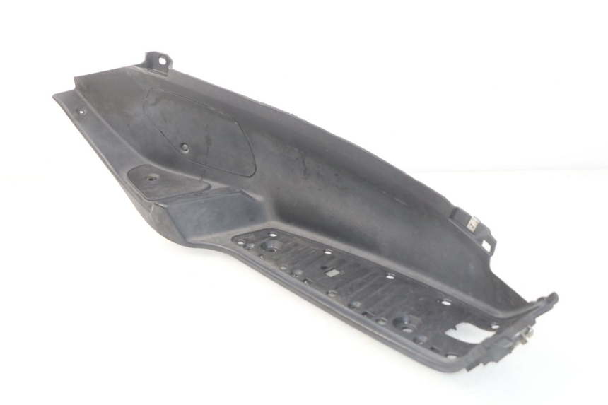 photo de RIGHT FOOTREST PIAGGIO MP3 LT 400 (2007 - 2012) - Fixing points details