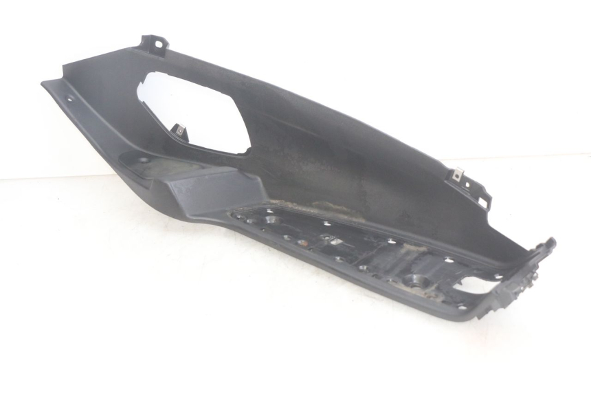 photo de RIGHT FOOTREST PIAGGIO MP3 LT 400 (2007 - 2012) - Technical close-up