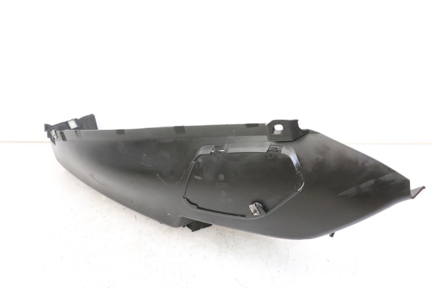 photo de RIGHT FOOTREST PIAGGIO MP3 LT 400 (2007 - 2012) - Alternative perspective