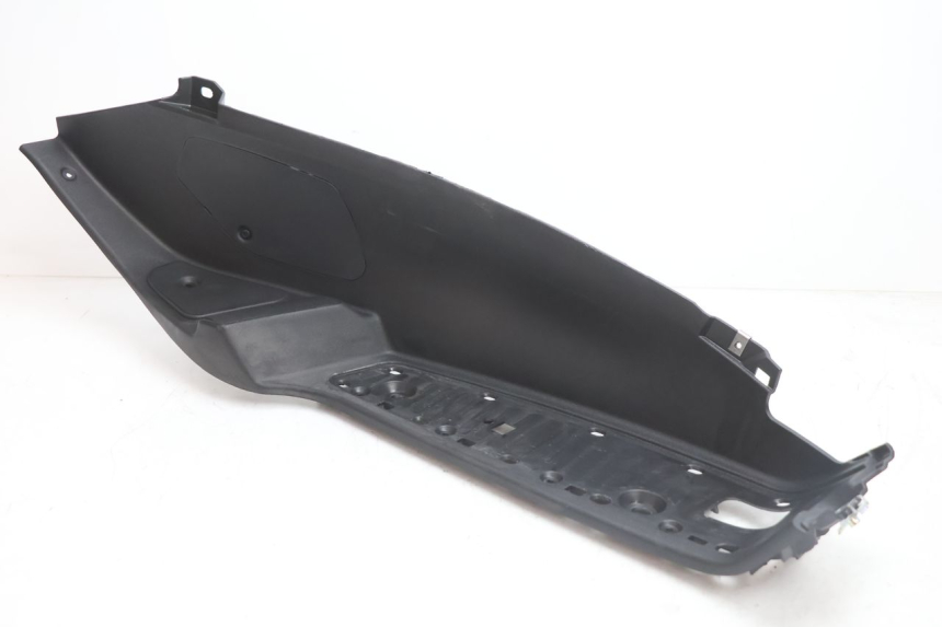 photo de RIGHT FLOOR PANEL PIAGGIO MP3 LT 300 (2010 - 2016) - Alternative perspective