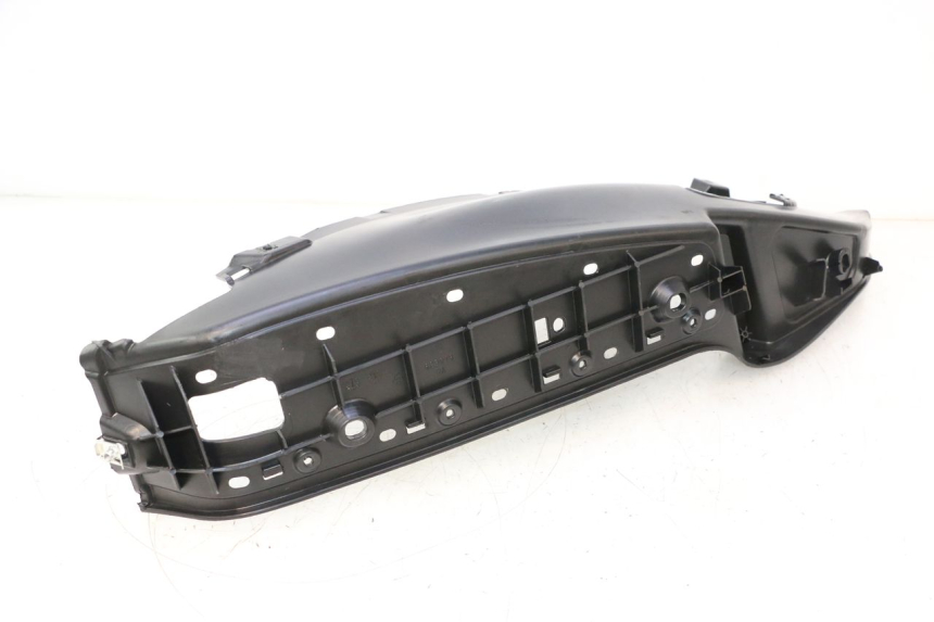 photo de RIGHT FOOTREST PIAGGIO MP3 LT 400 (2007 - 2012) - Zoom on usage condition
