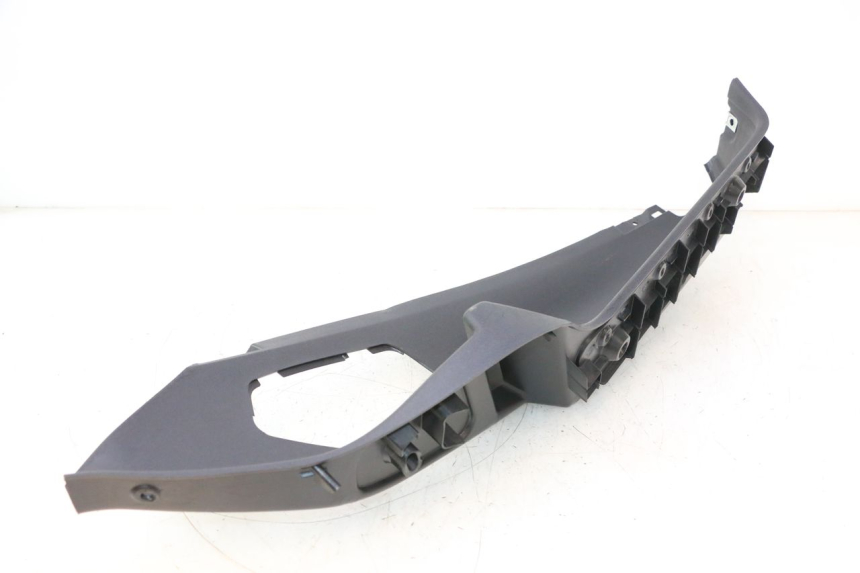 photo de RIGHT FOOTREST PIAGGIO MP3 LT 400 (2007 - 2012) - Technical close-up