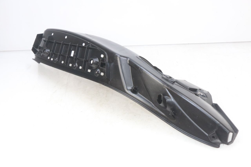 photo de RIGHT FOOTREST PIAGGIO MP3 500 (2014 - 2017) - Alternative perspective