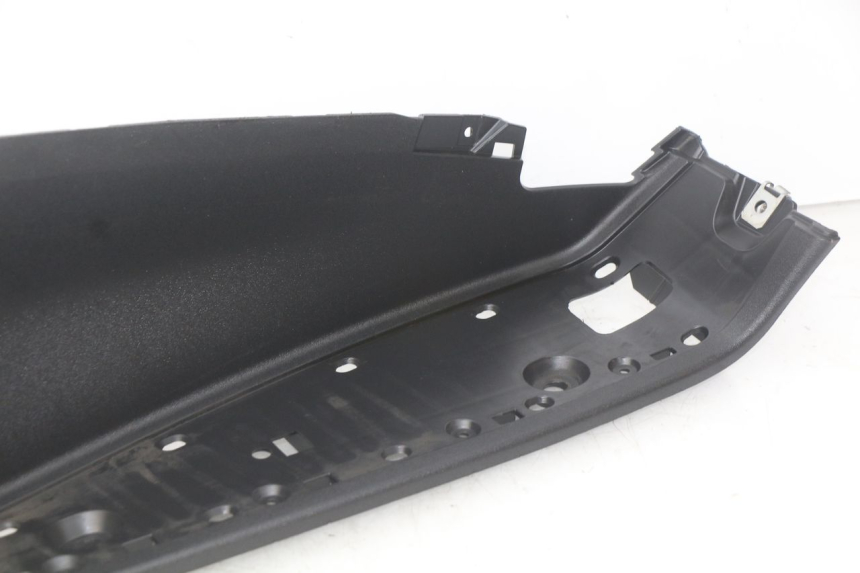 photo de RIGHT FOOTREST PIAGGIO MP3 500 (2014 - 2017) - Fixing points details