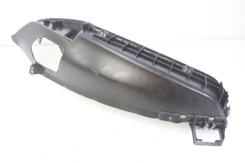 photo de RIGHT FOOTREST PIAGGIO MP3 125 (2006 - 2014) - Alternative perspective