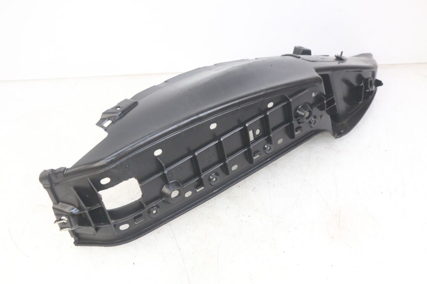 photo de RIGHT FOOTREST PIAGGIO MP3 RL 250 (2006 - 2010) - Component detail