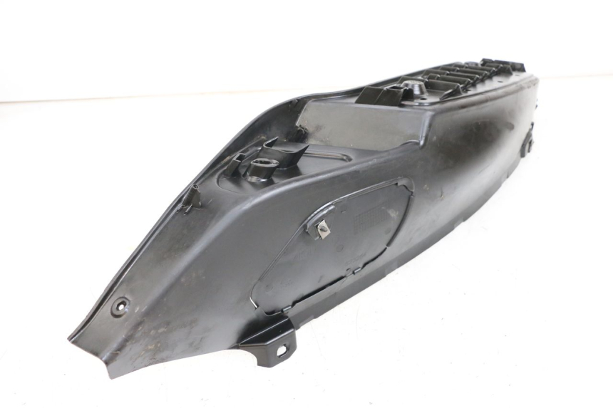 photo de RIGHT FLOOR PANEL PIAGGIO MP3 500 (2011 - 2015) - Component detail