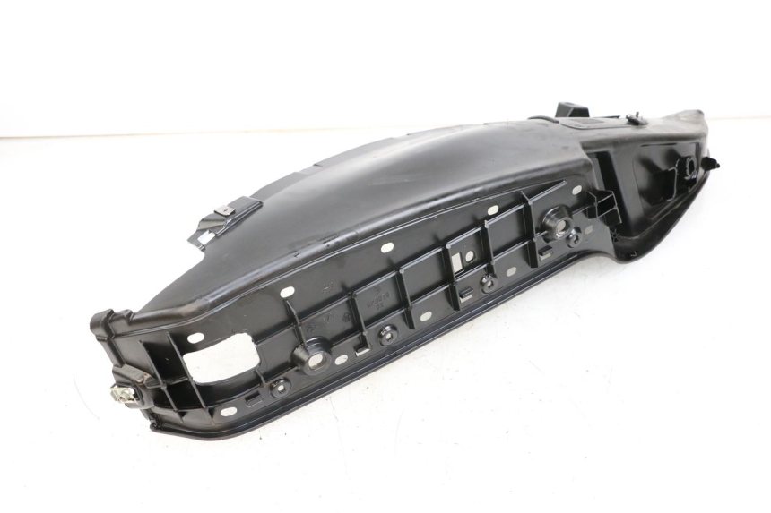 photo de RIGHT FLOOR PANEL PIAGGIO MP3 500 (2011 - 2015) - Zoom on usage condition