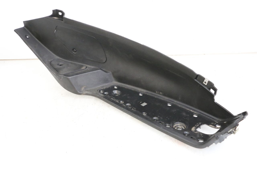 photo de RIGHT FLOOR PANEL PIAGGIO MP3 500 (2011 - 2015) - Alternative perspective