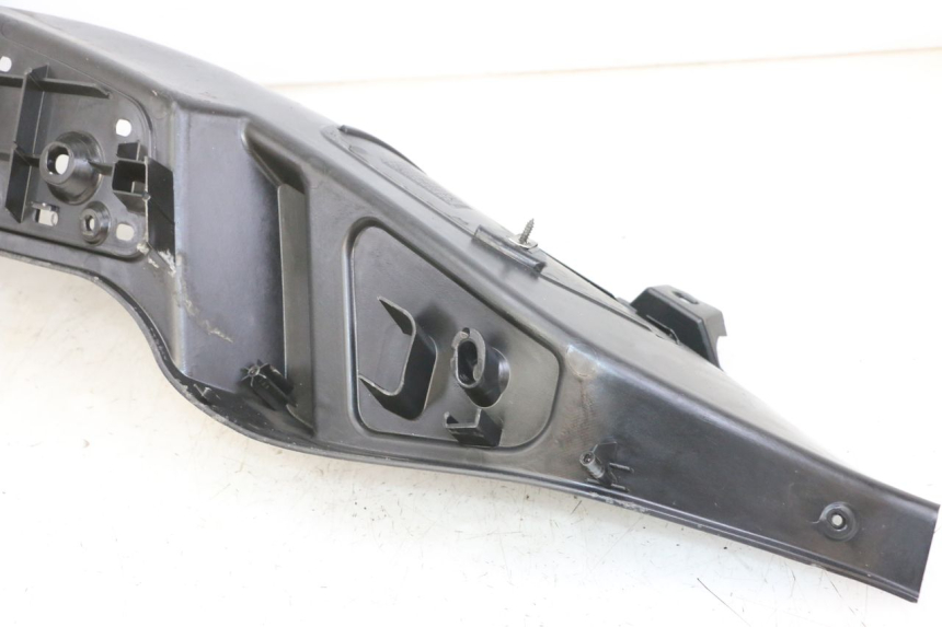 photo de RIGHT FLOOR PANEL PIAGGIO MP3 500 (2011 - 2015) - Alternative perspective