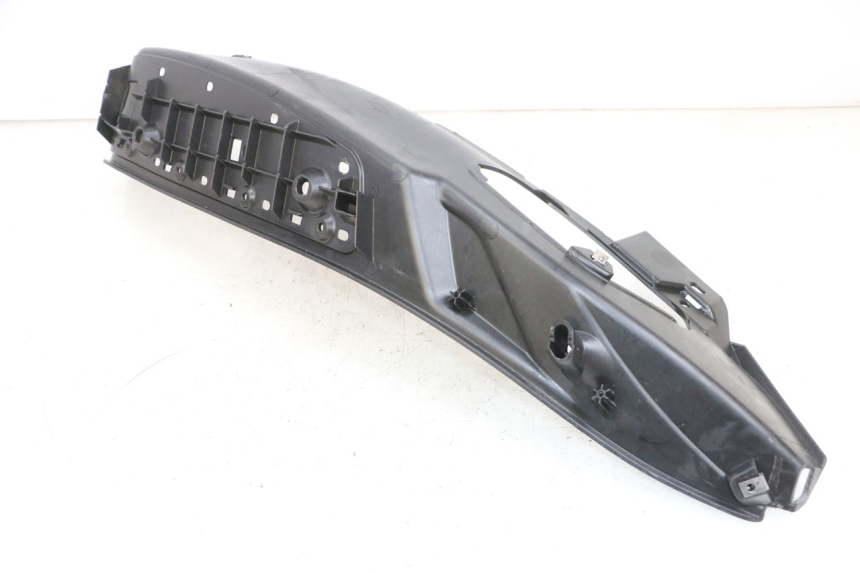 photo de RIGHT FLOOR PANEL PIAGGIO MP3 500 (2016 - 2018) - Alternative perspective