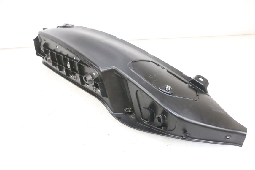 photo de RIGHT FOOTREST PIAGGIO MP3 RL 250 (2006 - 2010) - Component detail