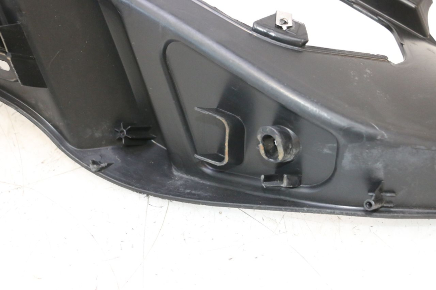 photo de RIGHT FOOTREST PIAGGIO MP3 RL 250 (2006 - 2010) - Alternative perspective