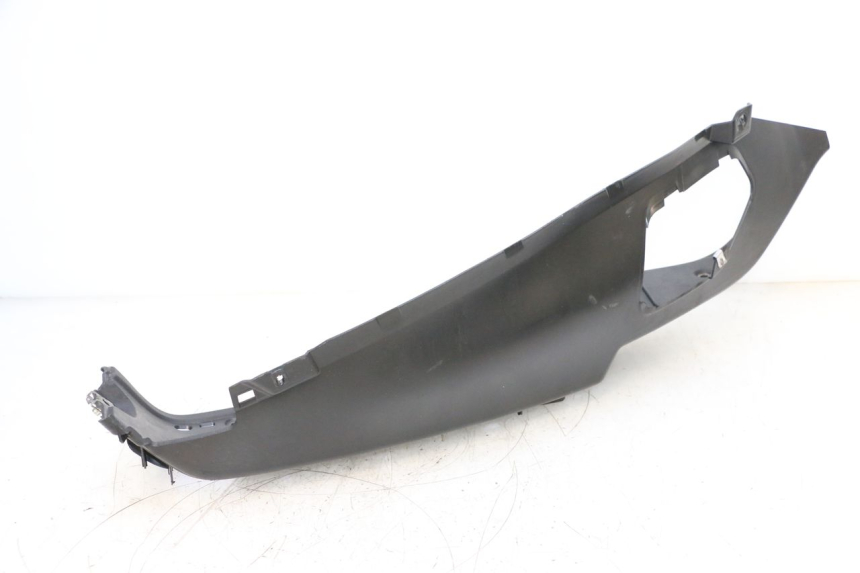 photo de RIGHT FOOTREST PIAGGIO MP3 RL 250 (2006 - 2010) - Fixing points details