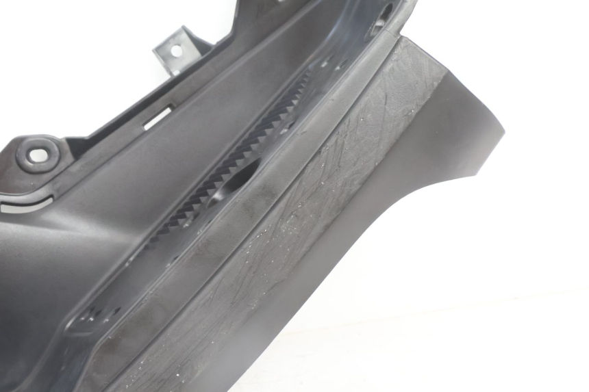 photo de RIGHT FLOOR PANEL YAMAHA N-MAX NMAX 125 (2021 - 2024) - Alternative perspective