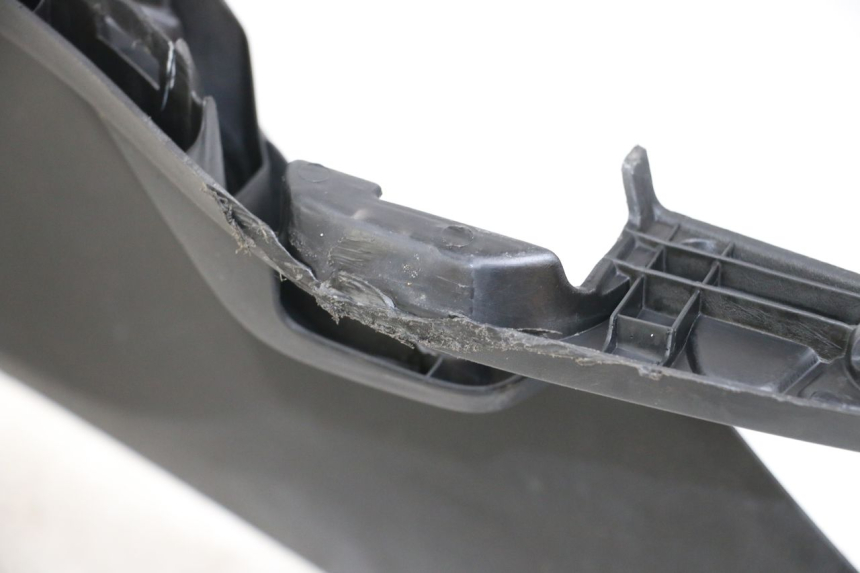 photo de RIGHT FOOTREST HONDA PCX (JF47) 125 (2012 - 2013) - Zoom on usage condition