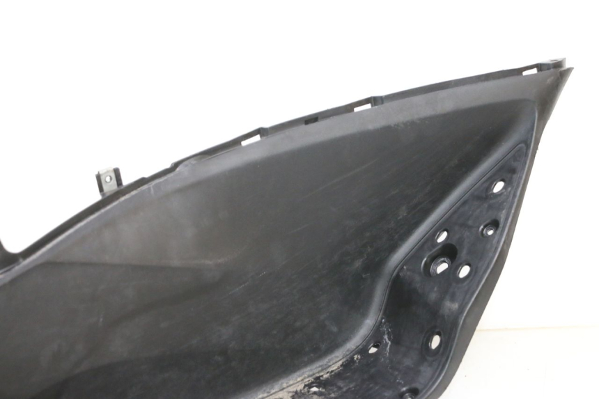 photo de RIGHT FLOOR PANEL HONDA PCX (JF57/JF64) 125 (2014 - 2018) - Surface and material condition