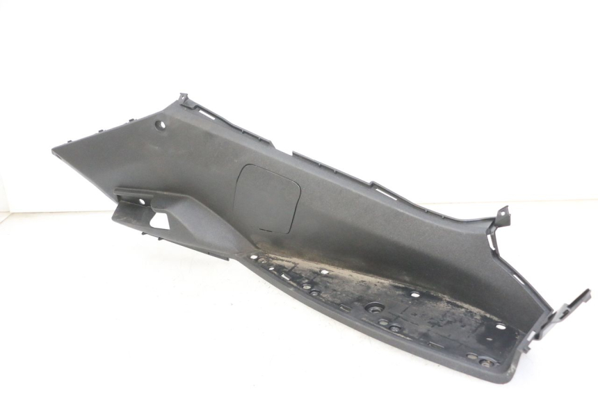 photo de RIGHT FLOOR PANEL PEUGEOT SATELIS 125 (2013 - 2018) - Product overview