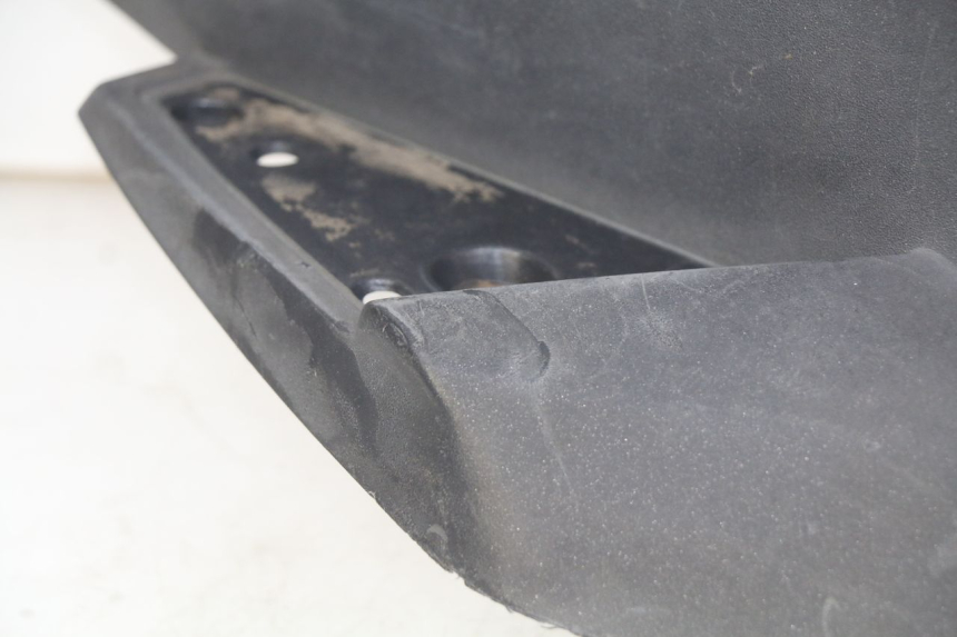 photo de RIGHT FOOTREST PEUGEOT SATELIS 125 (2006 - 2009) - Fixing points details